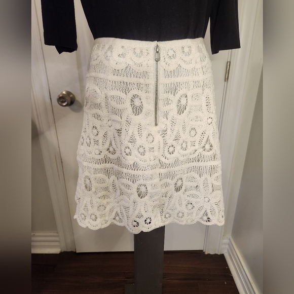 Saylor White Lace Skirt Size XS - Picture 4 of 7